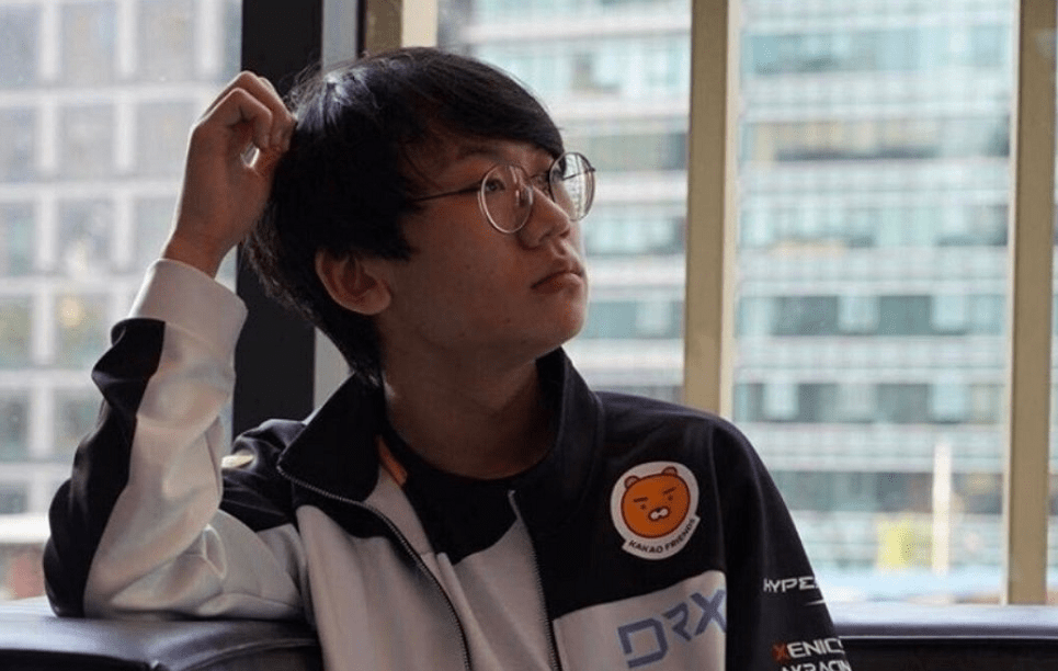 DRX2轻取EG,Uzi高光表现 DRX2轻取EG,Uzi高光表现