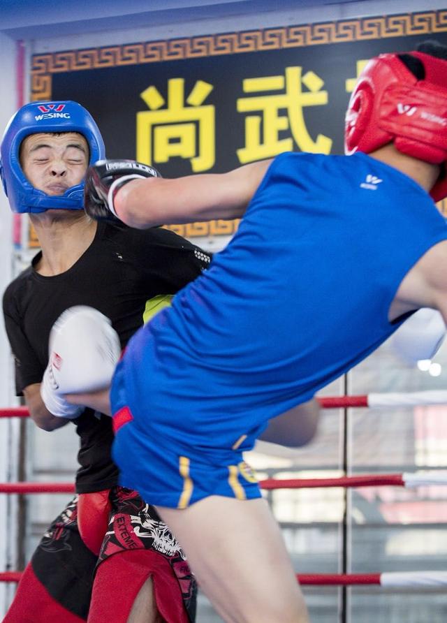 经验与实力碰撞,擂台上掀起热潮的简单介绍 经验与实力碰撞,擂台上掀起热潮的简单介绍