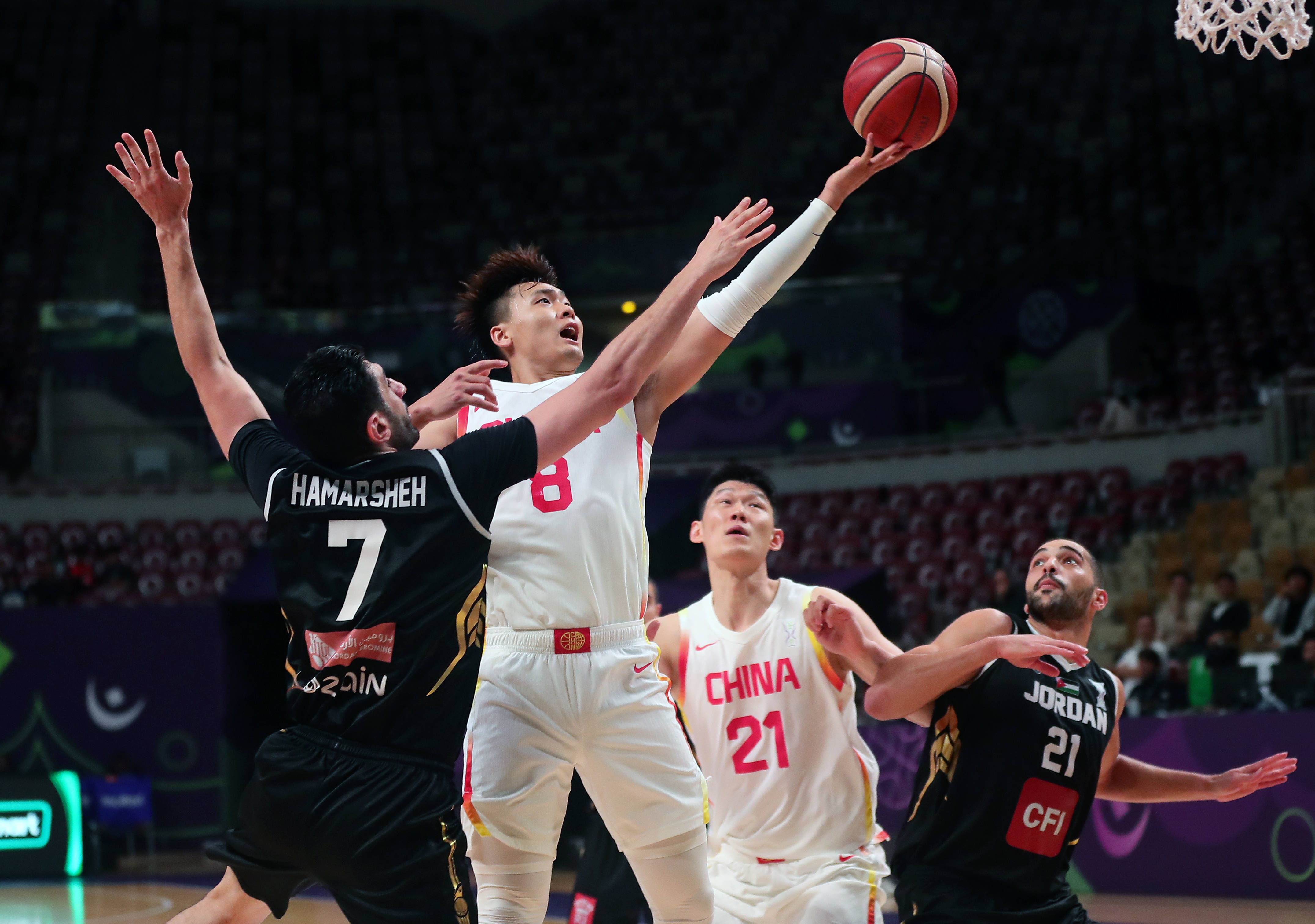 欧亚篮球盛宴开赛，全球球迷高度关注