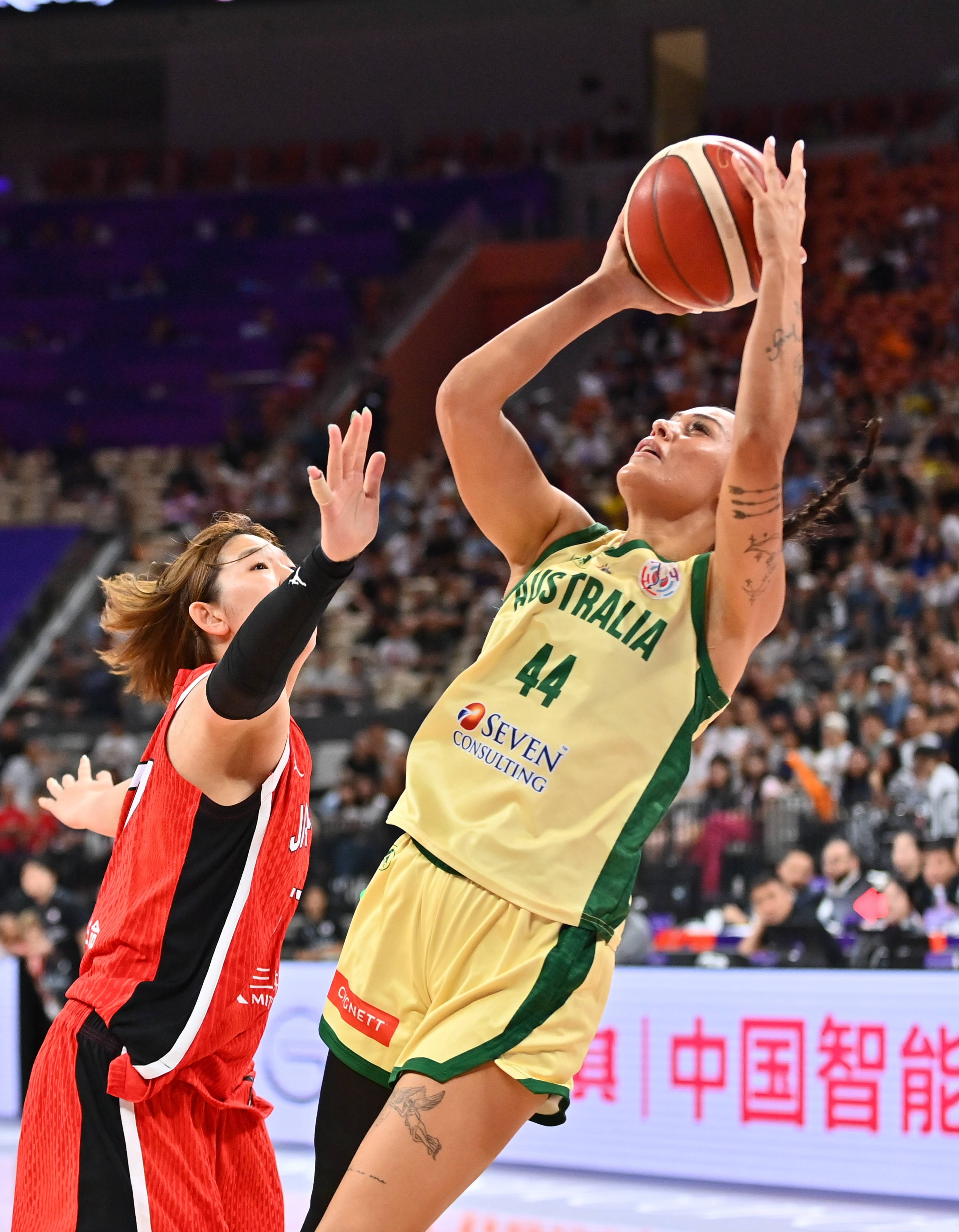 欧亚篮球盛宴开赛，全球球迷高度关注