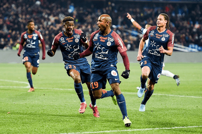 包含昂热将与特鲁瓦交锋，战术布置的词条