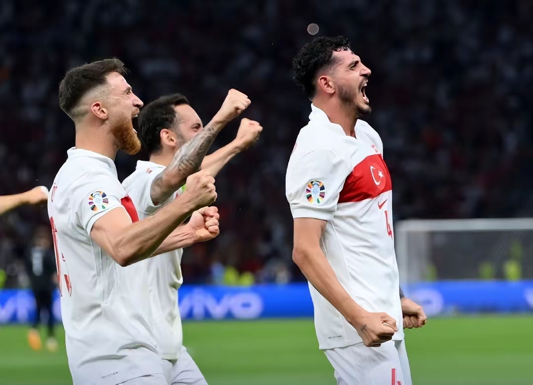 包含荷兰球队全力以赴，战胜对手力争晋级的词条