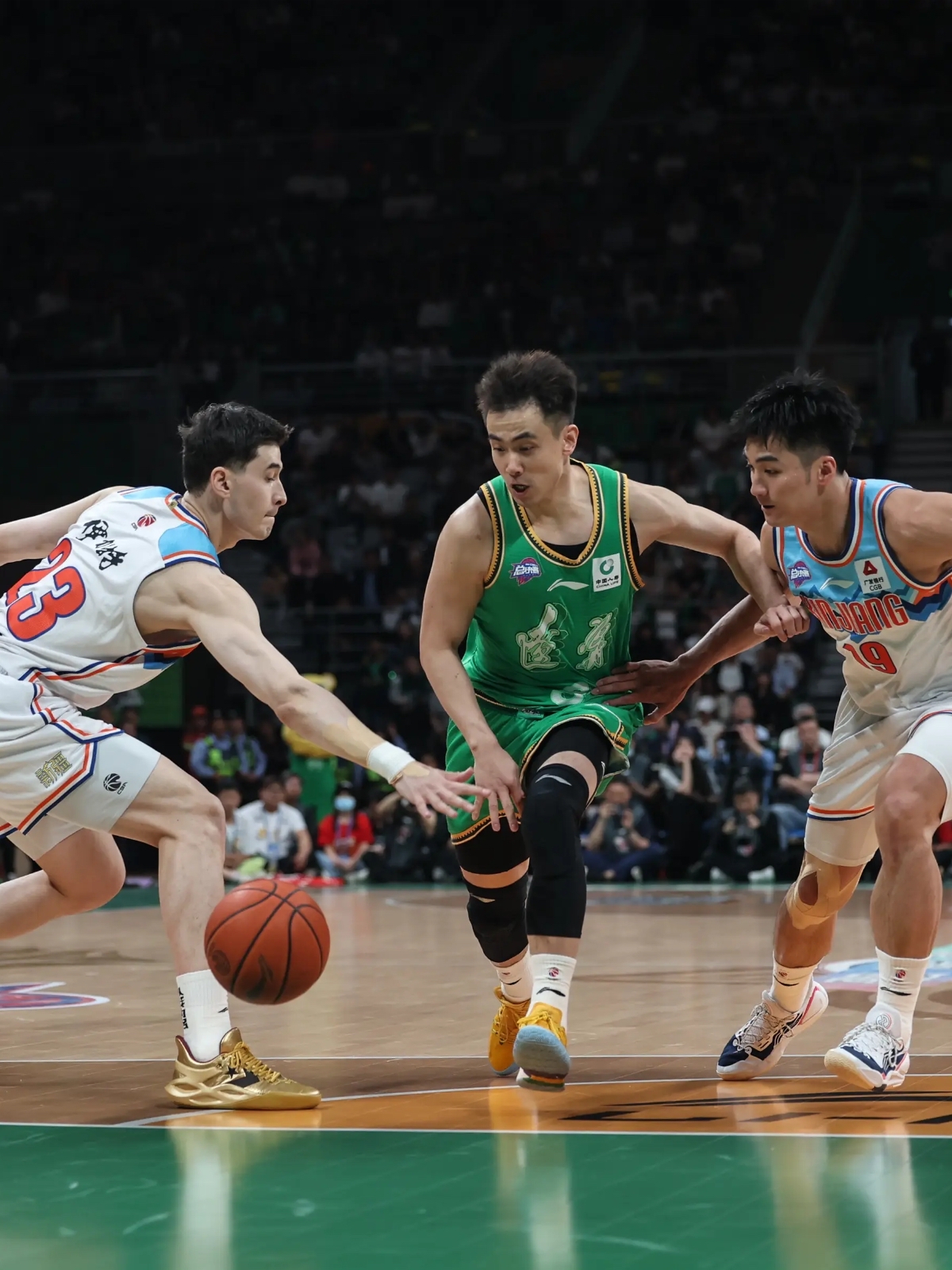 天津男篮主场对抗辽宁队，争取西部榜首