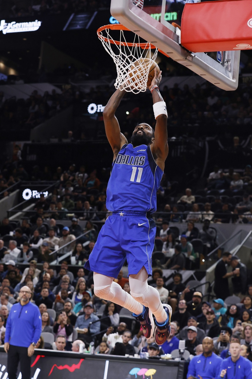 猛龙翻盘中国男篮，欧文制霸全场