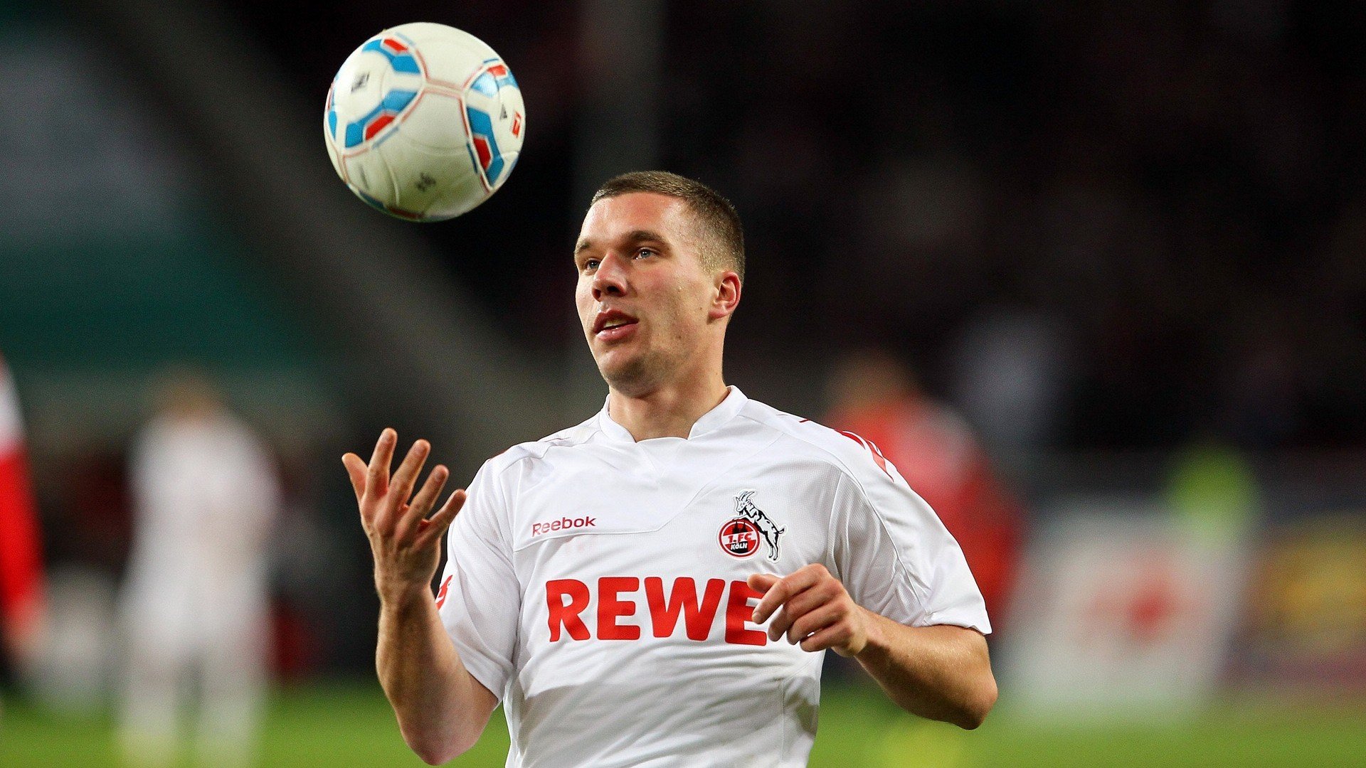 绿茵场上的亚洲风暴，韩国力克葡萄牙，张本智和带队取胜彰显多元竞技魅力